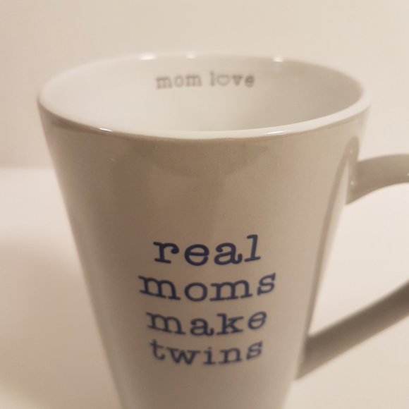 Set of 2 Vintage Mugs "Real Moms Make Twins" and Dr. Seuss Thing 1 and Thing 2 - Picture 7 of 16